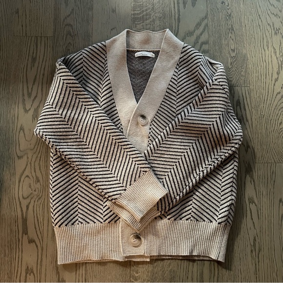 Oak + Fort Cardigan - Picture 1 of 3